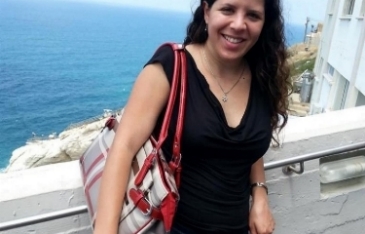 קרן ברוך - זמרת יוצרת