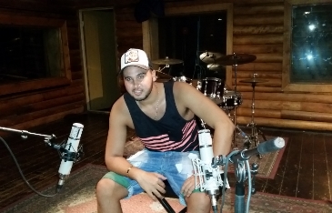 עומרי אביב - זמר